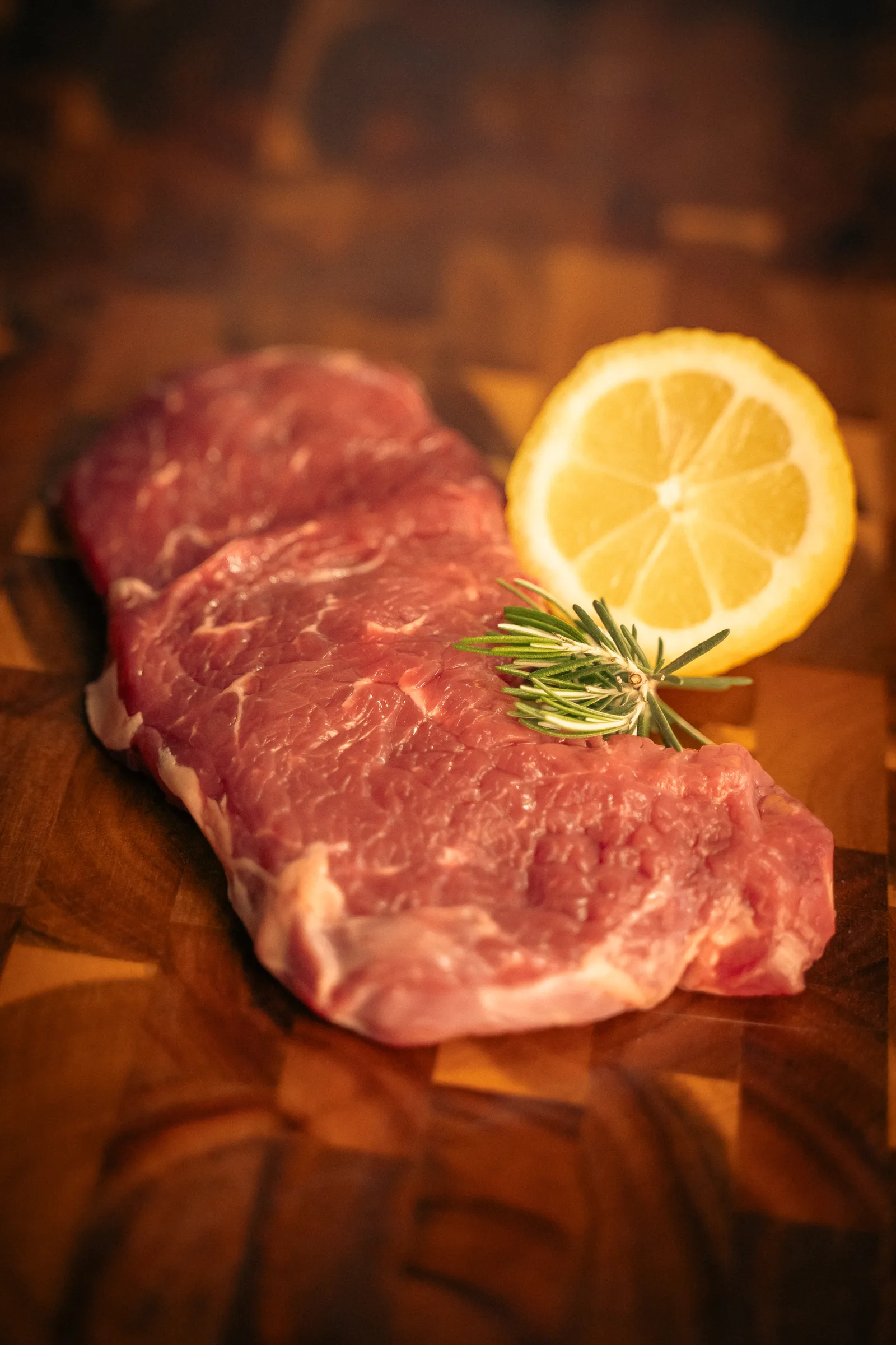 Taglio di carne pronto per la griglia